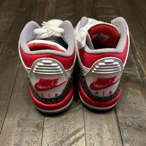 Retro 3 Air Jordan, worn once.  Size 7 Y Jordan | Shoes | Air Jordan 3 Retro Gs Size 7y Fire Red Worn  main image 3